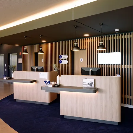 卢斯特瑙智选假日酒店 酒店 3*