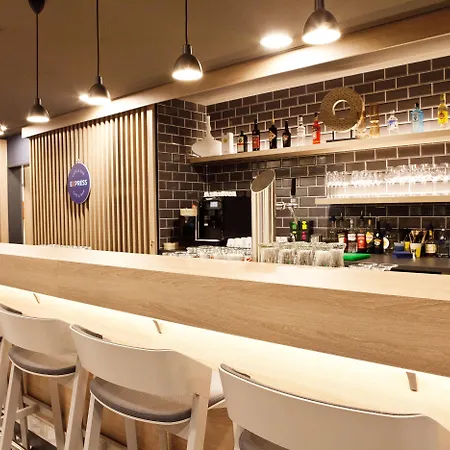 卢斯特瑙智选假日酒店